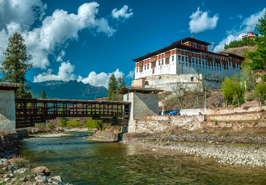 Klosterfestung Paro Dzong in Bhutan – © Steve Allen Travel Photography - stock.adobe.com
