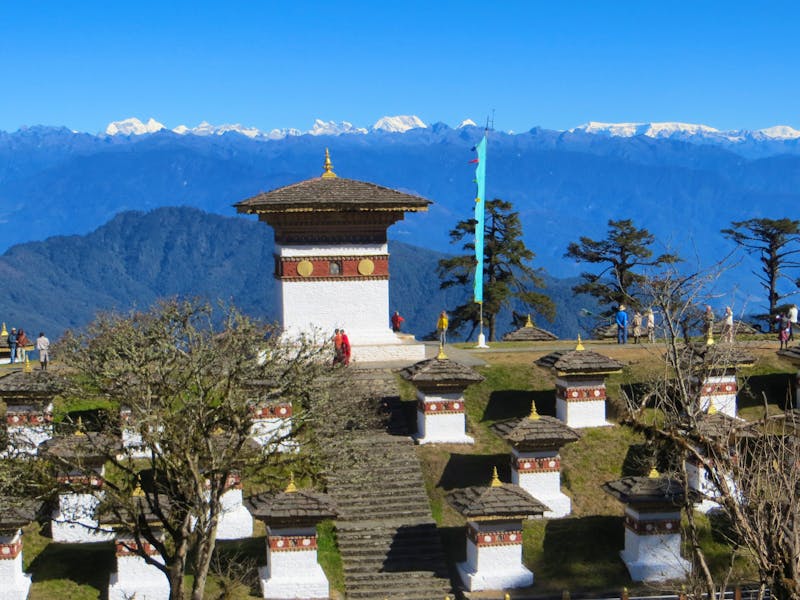 Blick zu den Himalaya-Bergen vom Dochula Pass in Bhutan - ©Jürgen Schmeißer - Eberhardt TRAVEL