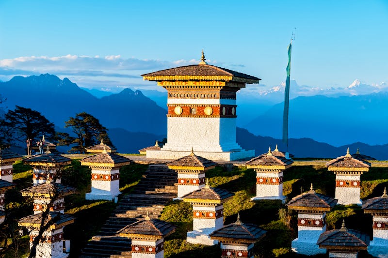 Dochula Pass und Himalaya im Hintergrund - ©UlyssePixel - stock.adobe.com