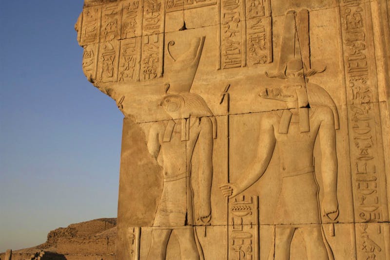Relief von Horus und Sobek im Kom Ombo Tempel - ©Kristin Weigel - Eberhardt TRAVEL
