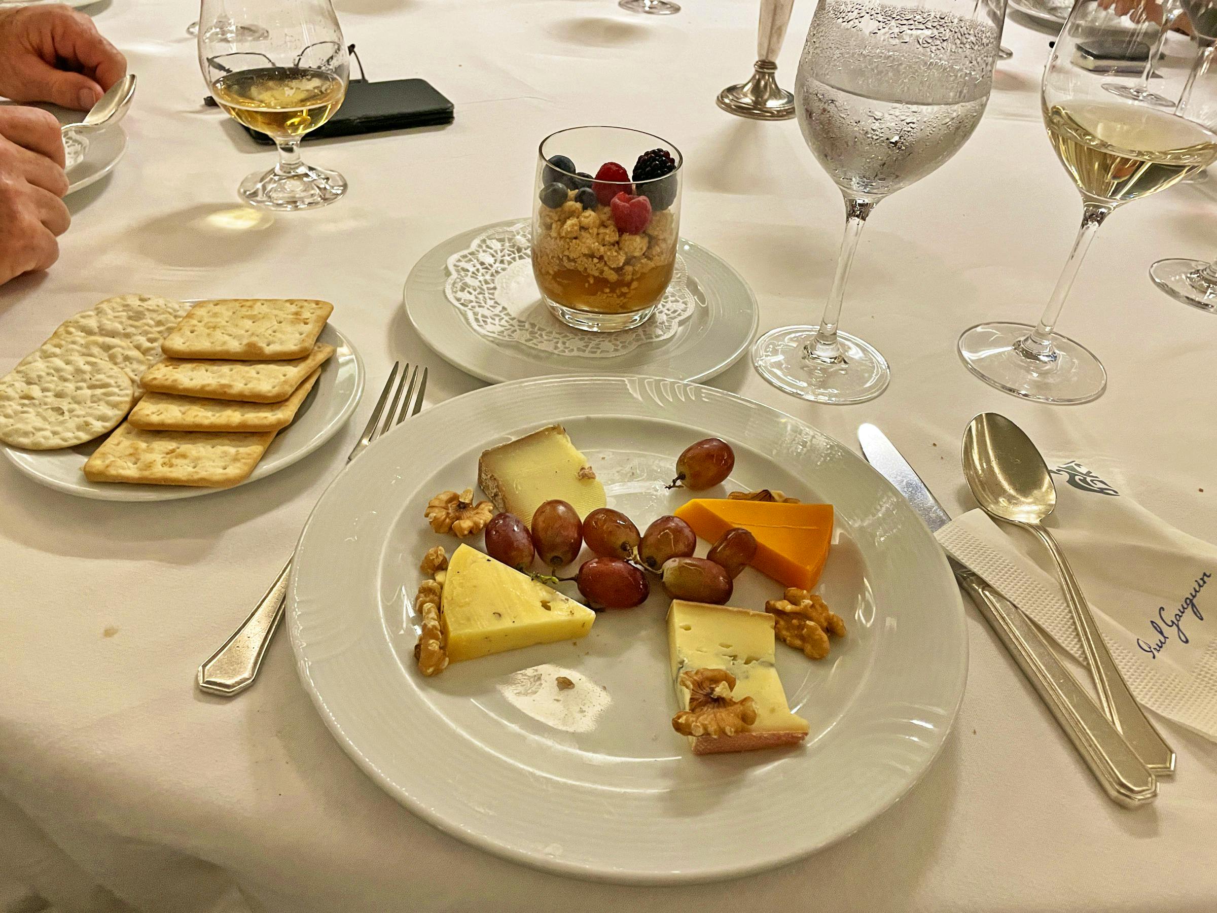 Abendessen auf dem Kreuzfahrtschiff Paul Gauguin&nbsp;&ndash;&nbsp;&copy;&nbsp;Jacob Spangenberg - Eberhardt TRAVEL