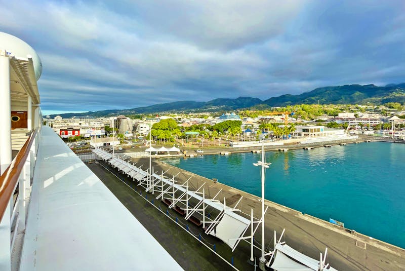 Kreuzfahrtschiff Paul Gauguin im Hafen von Papeete - Tahiti - ©Jacob Spangenberg - Eberhardt TRAVEL