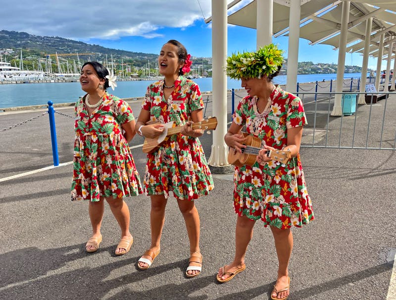 Einschiffung auf das Kreuzfahrtschiff Paul Gauguin in Tahiti - ©Jacob Spangenberg - Eberhardt TRAVEL
