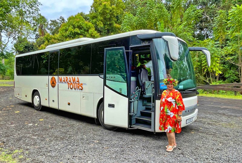 Inselrundfahrt auf Tahiti - Reisebus für unsere Gruppe - ©Jacob Spangenberg - Eberhardt TRAVEL