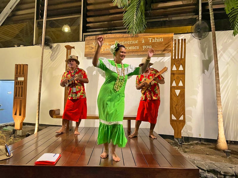 Ankunft im Flughafen auf Tahiti - ©Jacob Spangenberg - Eberhardt TRAVEL