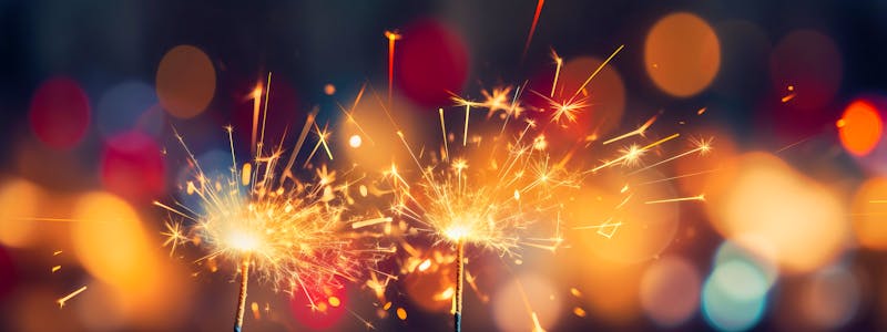 Silvester - Wunderkerzen für ein frohes neues Jahr - ©Corri Seizinger - stock.adobe.com