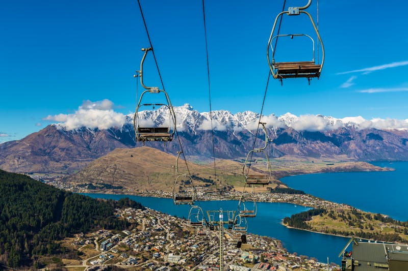 Aussicht auf Queenstown vom Bobs peak in Neuseeland - ©naruedom - stock.adobe.com