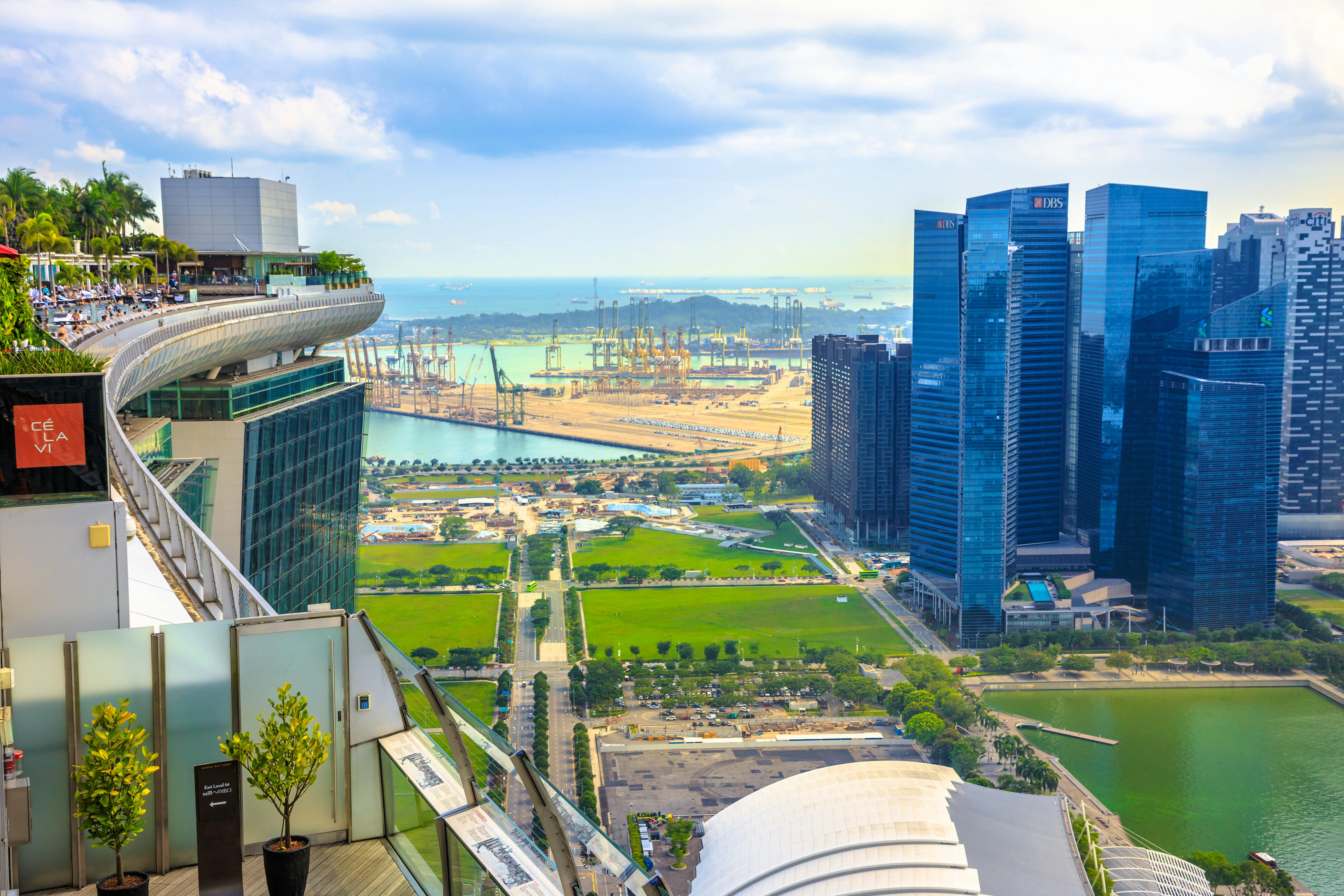 Marina Bay Sands Hotel, Singapur - Aussichtsdeck des Hotels - &copy;bennymarty - stock.adobe.com