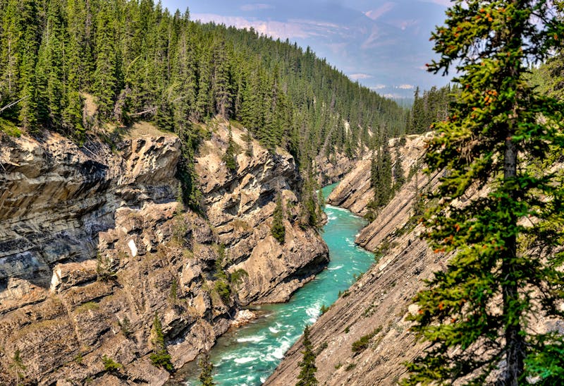 Flusstal bei Nordegg am östlichen Rand der Rocky Mountains - ©Torval Mork - stock.adobe.com