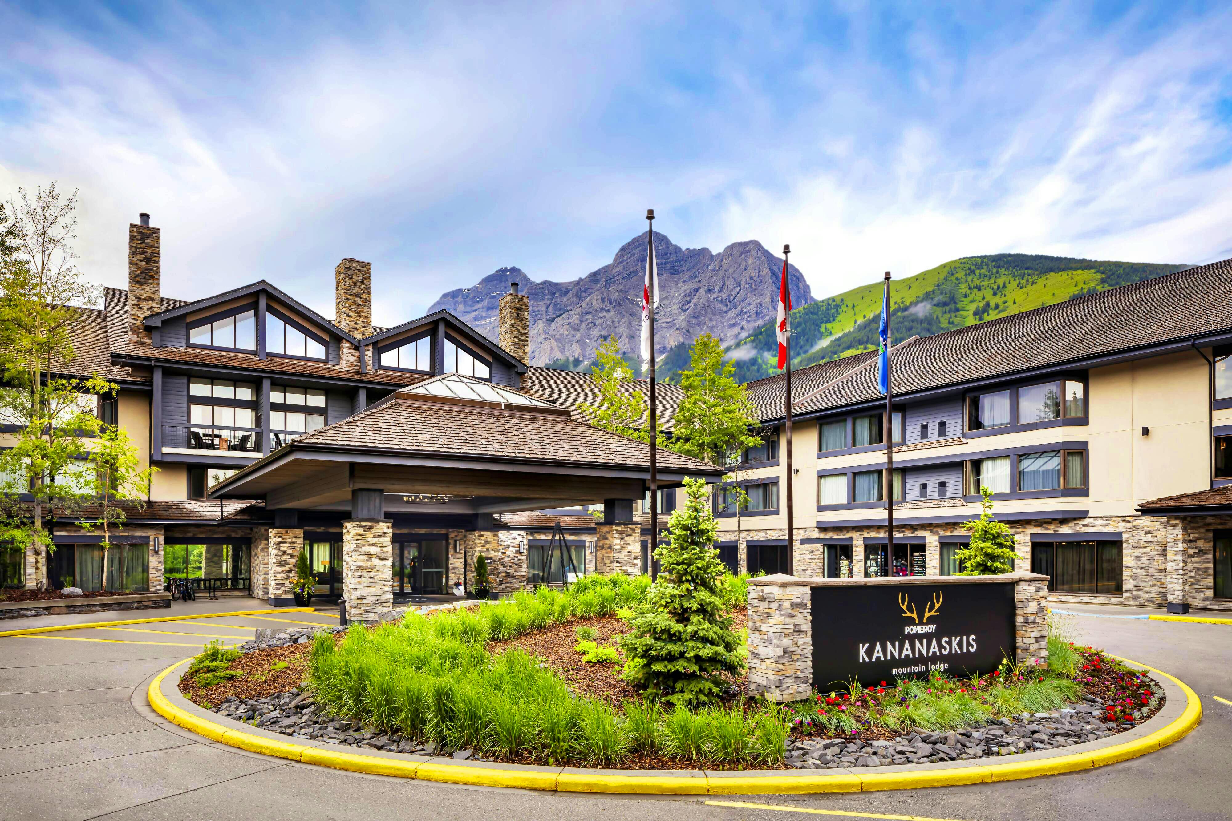 Kananaskis Mountain Lodge&nbsp;&ndash;&nbsp;&copy;&nbsp;Kananaskis Mountain Lodge