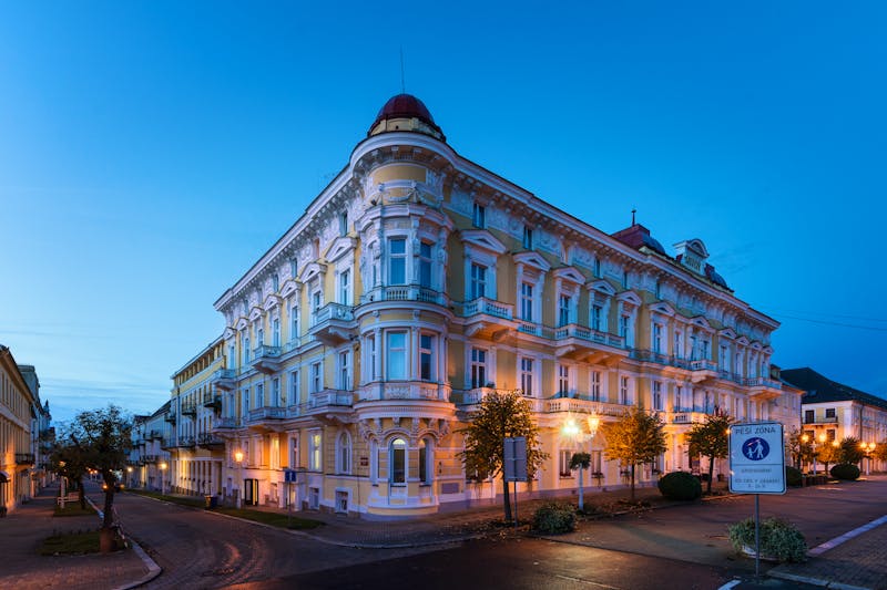 Franzensbad - Savoy Spa & Medical Hotel - Aussenansicht – ©HOTELIS Spa & Wellness