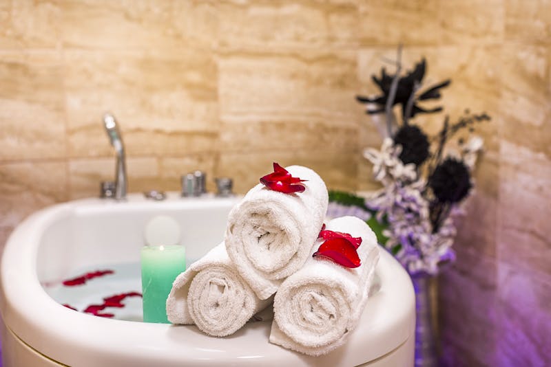 Franzensbad - Savoy Spa & Medical Hotel - Whirlpool (Beine) – ©HOTELIS Spa & Wellness
