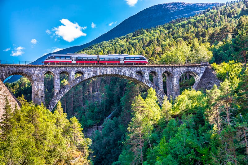 Zugfahrt mit der Raumabahn in Norwegen - ©Arild - stock.adobe.com