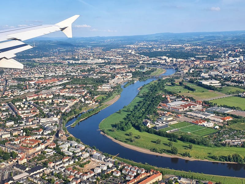 Flug über Dresden - Blick auf die Elbe - ©Ria Heilmann - Eberhardt TRAVEL