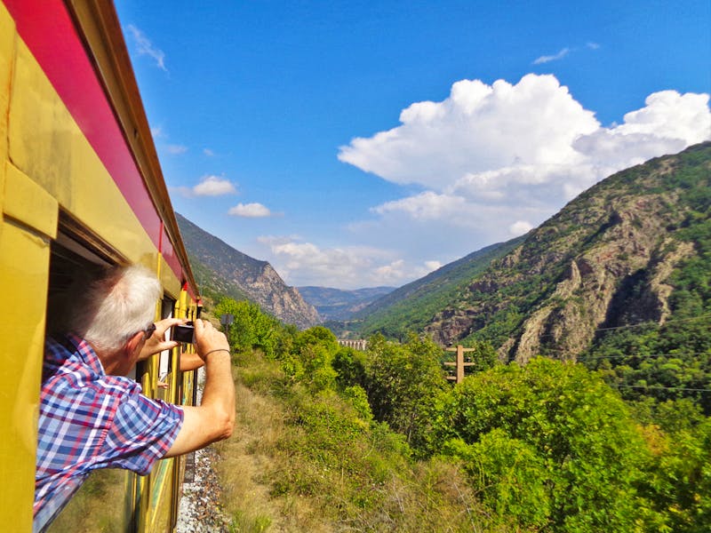 Zugfahrt mit dem Train Jaune de Cerdagne - dem Gelben Zug - ©Barbara Mihut - Eberhardt TRAVEL
