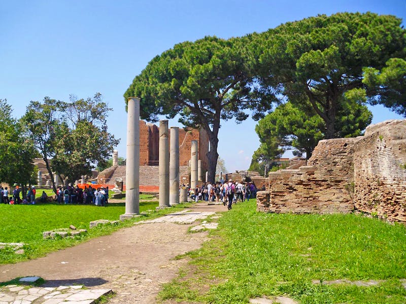 Führung in Ostia Antica - ©Ingrid Langer - Eberhardt TRAVEL