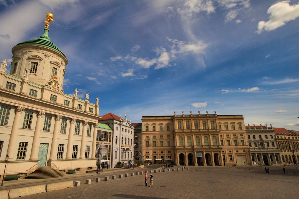 Potsdam - Alter Markt mit Museum Barberini und Potsdam-Museum &ndash; &copy; holger.l.berlin - stock.adobe.com