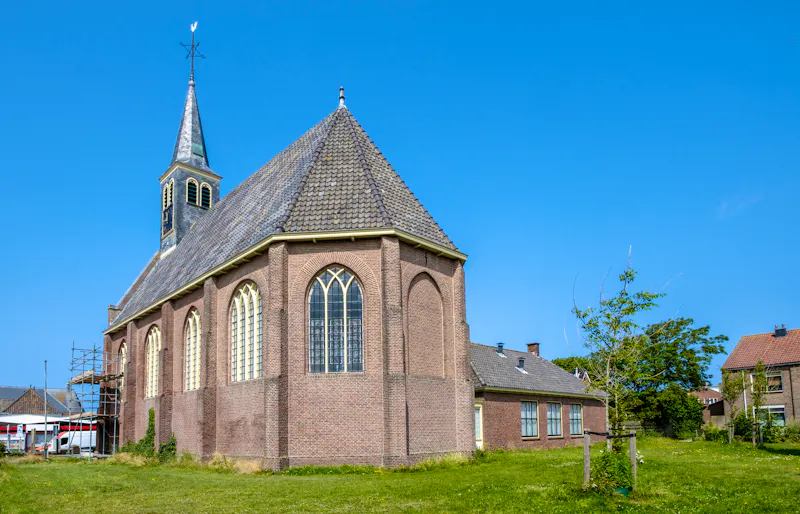 Kirche in Egmond aan Zee in Nordholland - &copy;Holland-PhotoStockNL - stock.adobe.com