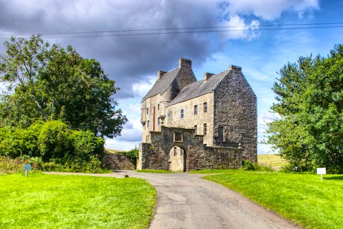  Midhope Castle &ndash; &copy; Priscilla - stock.adobe.com