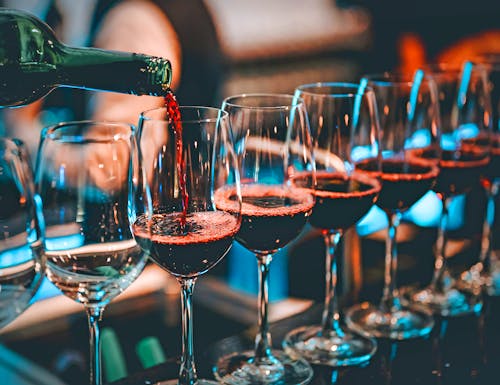 Weinverkostung – © Day Of Victory Stu. - stock.adobe.com