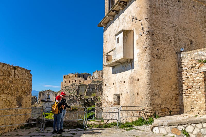 Unterwegs in der Geisterstadt Craco - ©Mattia - stock.adobe.com