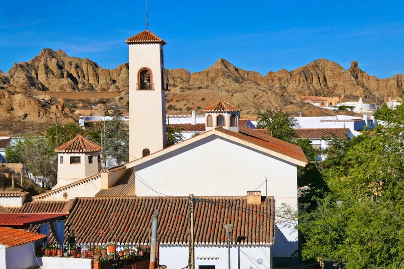 Kirche mit Höhlenkapelle in Guadix - ©Gina Egenolf - Eberhardt TRAVEL