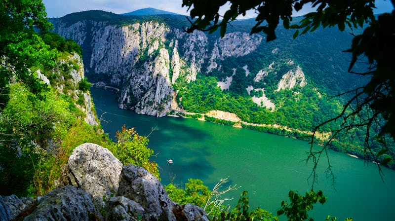 Djerdap-Nationalpark an der Donau am Eisernen Tor  - ©Jeroen - stock.adobe.com