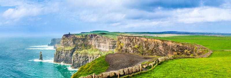 Cliffs of Moher panorama ireland - ©Aurélien Baudoin - stock.adobe.com