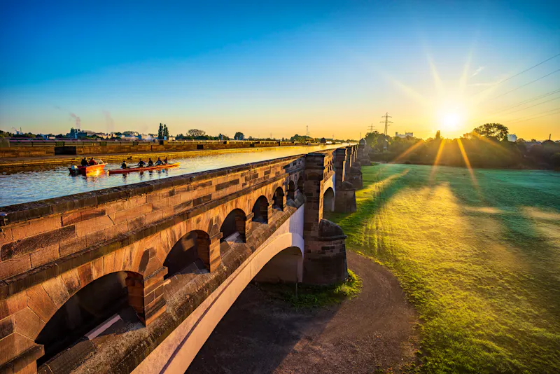 Wasserstraßenkreuz Minden - &copy;RuZi - stock.adobe.com