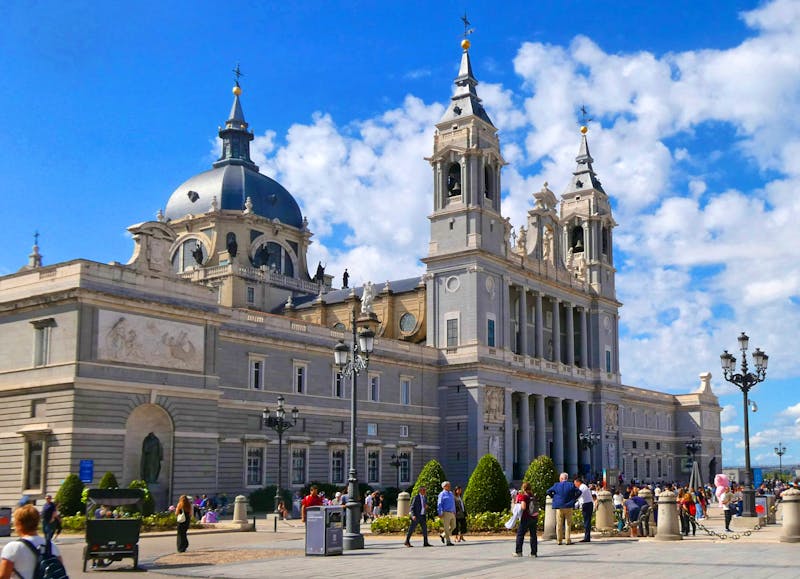 Almudena Kathedrale in Madrid - ©Gina Egenolf - Eberhardt TRAVEL