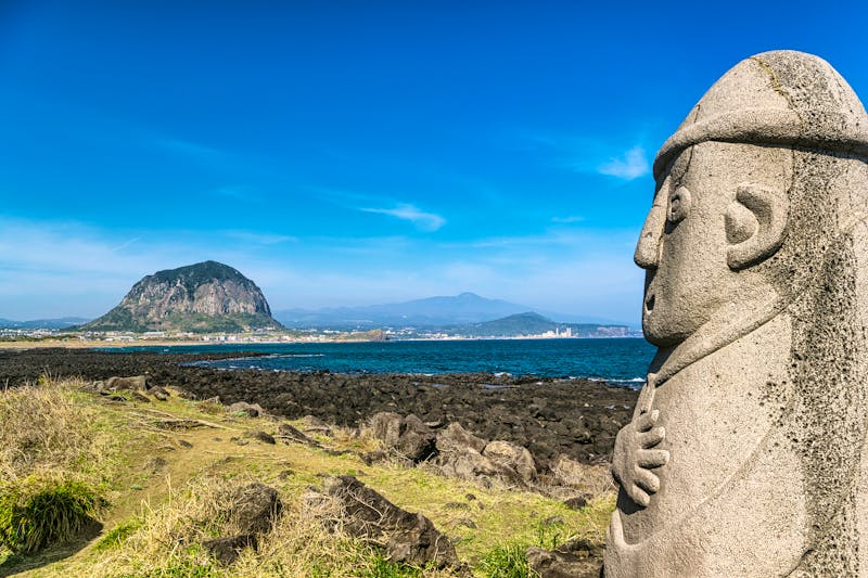 Steinstatue Dol Hareubang auf der Insel Jeju - Südkorea - ©Yido - stock.adobe.com
