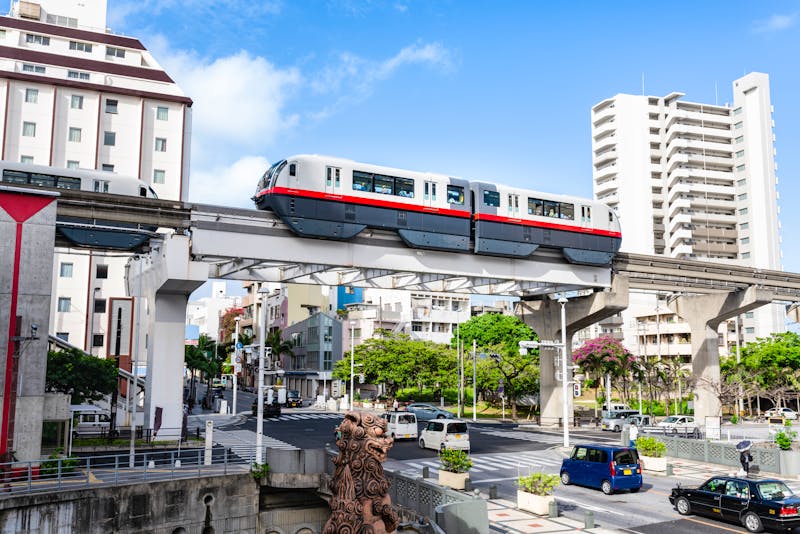 Japanische Stadt Naha mit Monorail - ©masahiro - stock.adobe.com