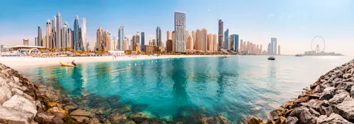 Dubai mit Dubai Eye und Wolkenkratzern - VAE &ndash; &copy; EdNurg - stock.adobe.com