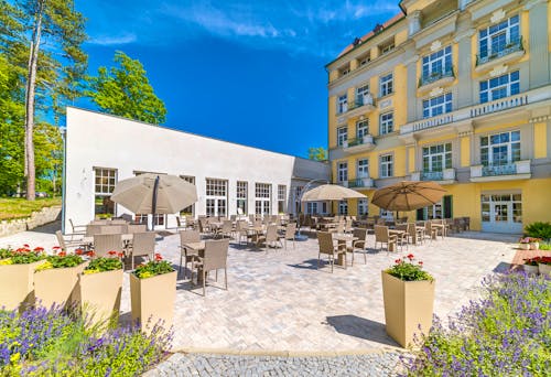 Kurhotel Pawlik-Aquaforum in Franzensbad - neue Terrasse &ndash; &copy; foto PM - Kurhotel Pawlik-Aquaforum