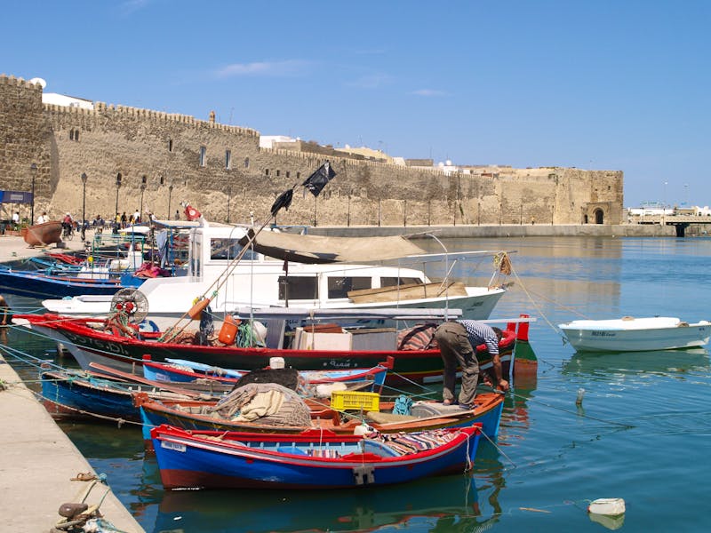 Festungsmauer und Hafen von Bizerte in Tunesien  - ©Voyageursono - stock.adobe.com