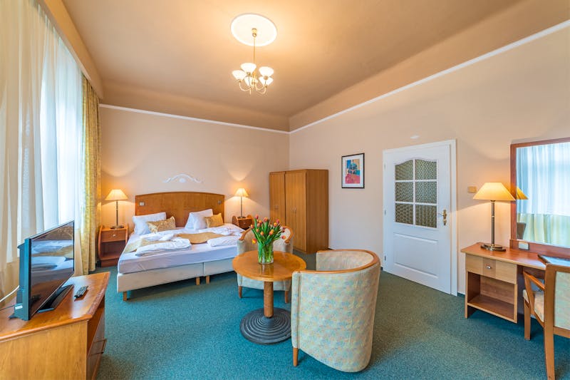 Kurhotel Dr. Adler in Franzensbad - Zimmerbeispiel Doppelzimmer Komfort &ndash; &copy;foto PM - Kulturhotel Dr. Adler