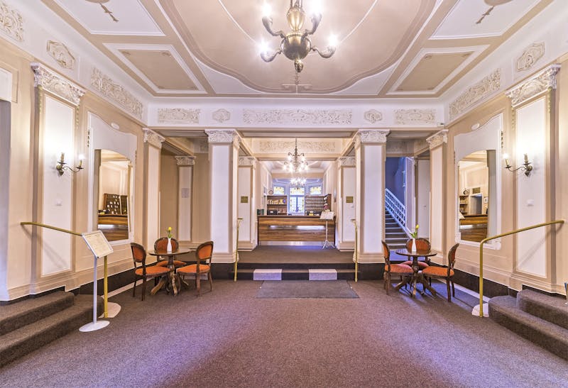 Kurhotel Dr. Adler in Franzensbad - Rezeption &ndash; &copy;foto PM - Kulturhotel Dr. Adler