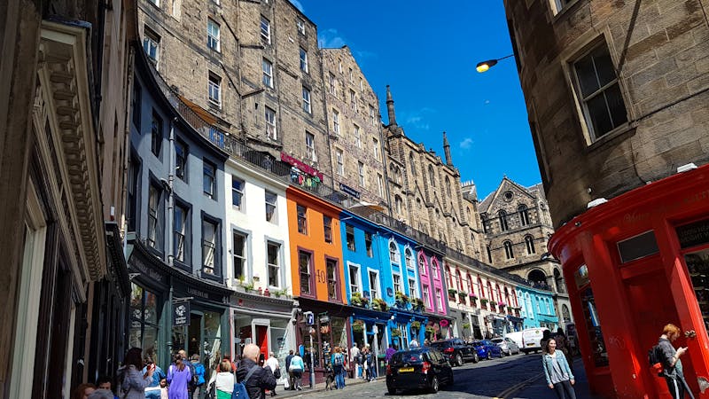 Edinburgh - Victoria Street - ©Marlies Thrum - Eberhardt TRAVEL