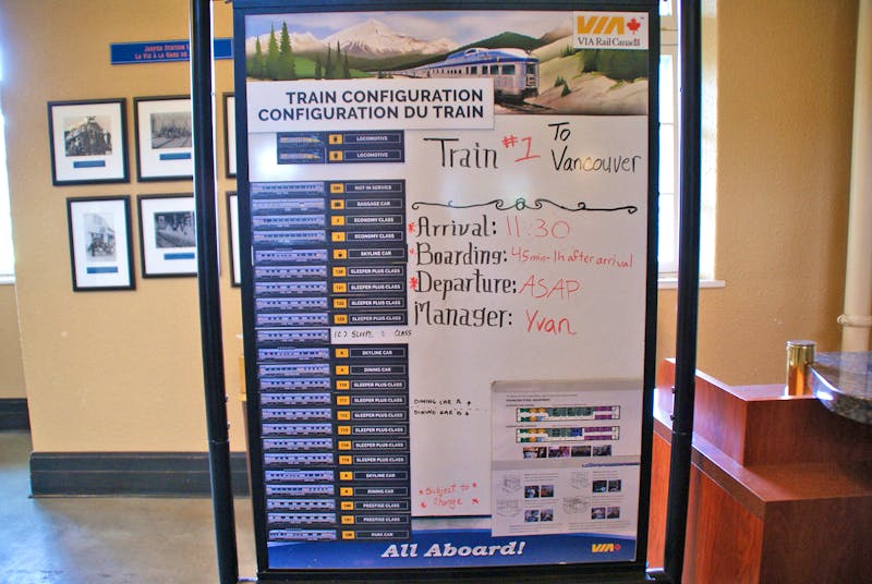 Fahrplan des Canadian im Bahnhof von Jasper - ©Susanne Schirmann - Eberhardt TRAVEL