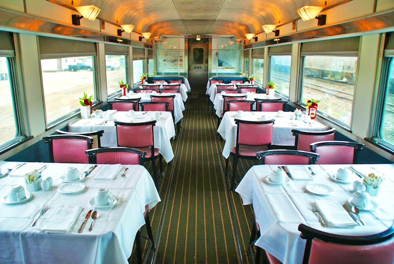 Speisewagen im Zug The Canadian - ©Susanne Schirmann - Eberhardt TRAVEL