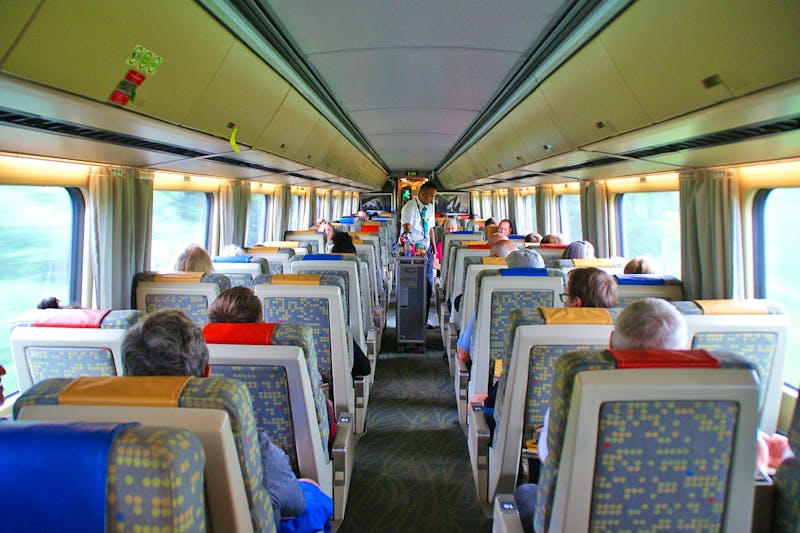 Zugfahrt im Corridor nach Toronto - ©Susanne Schirmann - Eberhardt TRAVEL