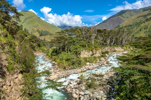 Santa Teresa Fluss am Salkantay Trail in Peru &ndash; &copy; nomadkate - stock.adobe.com