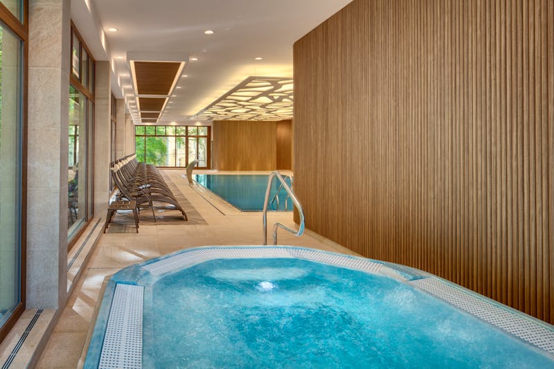 Ensana Health Spa Hotel Svoboda in Marienbad - Hallenbad – ©Foodlydoodlydoo.com - Ensana Health Spa Hotel Svoboda