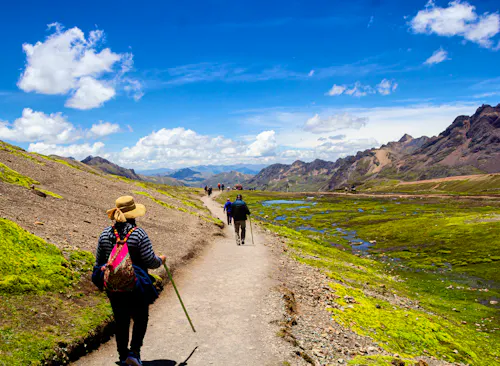Wanderung zum Regenbogenberg Vinicunca in Peru &ndash; &copy; Bruno - stock.adobe.com