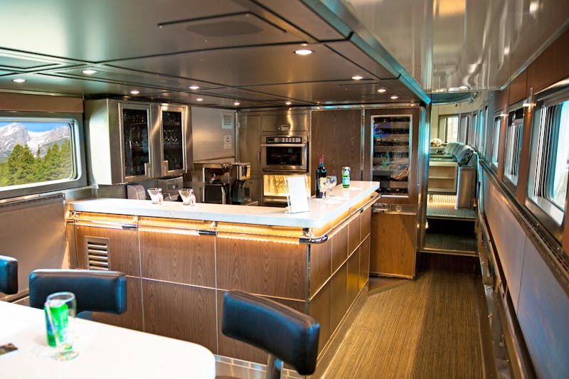 Bar-Wagen im Zug The Canadian  - ©VIA Rail Canada