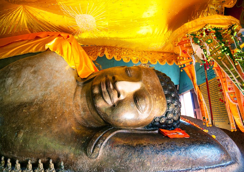 Berg Phnom Kulen bei Siem Reap - Buddha im Ang Thom Tempel - ©Banana Republic - stock.adobe.com