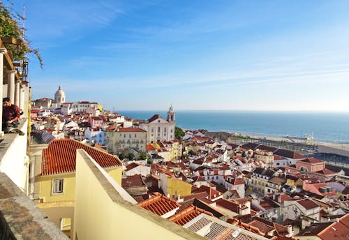Miradouro São Pedro de Alcântara / Alfama - Blick über Lissabon &ndash; &copy; Sabine Letzybyll - Eberhardt TRAVEL