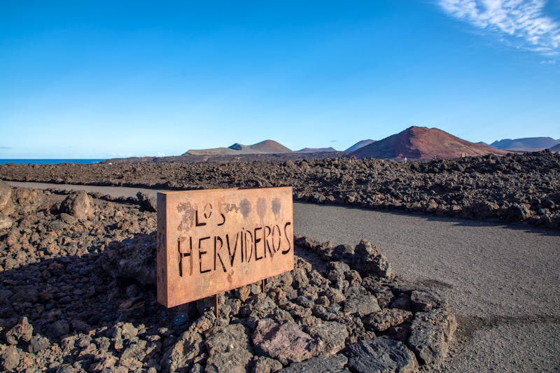 Straße zu den Klippen von Los Hervideros auf Lanzarote - ©travelview - stock.adobe.com
