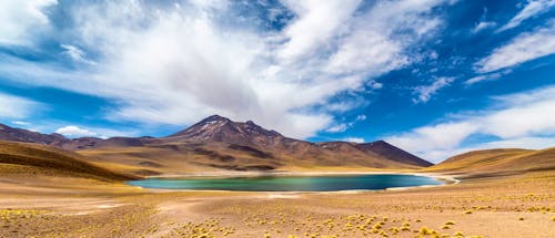 Laguna Miñiques - Landschaft in Chile, Region Antofagasta &ndash; &copy; NICOLA - stock.adobe.com