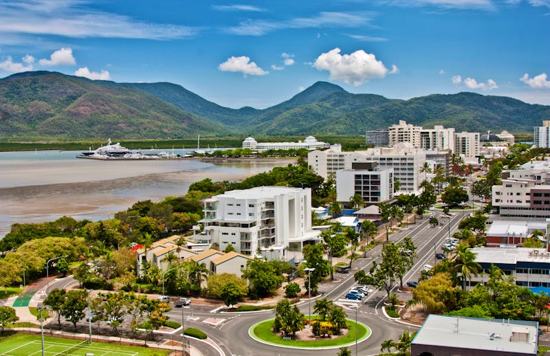 Cairns - Küstenstadt im tropischen Norden von Queensland - ©electra kay-smith - stock.adobe.com